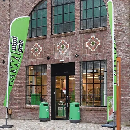 Centrally Located Apartment *