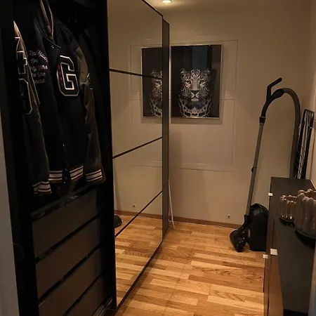 아파트 Centrally Located