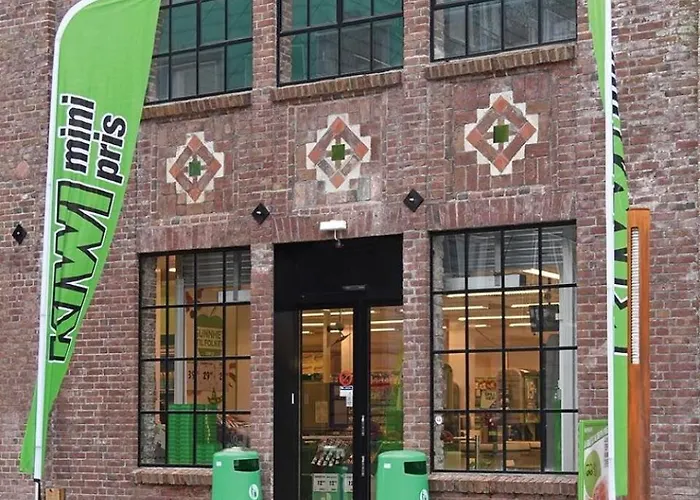 Centrally Located Apartment *